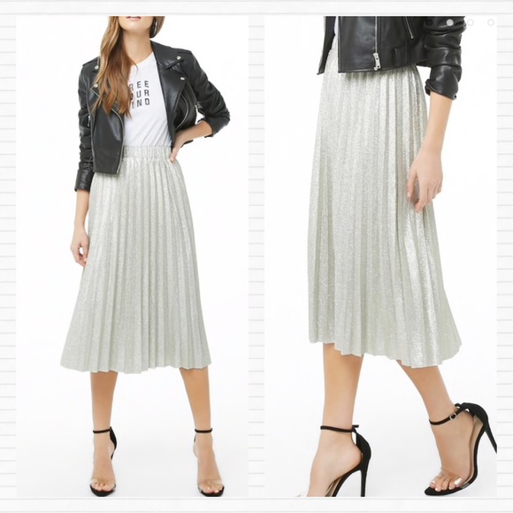 ont weltfh Dresses & Skirts - 30⬇️Silver Pleated Midi Skirt • Metallic & Shimmer